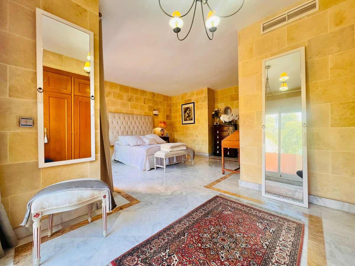 3 Bed Townhouse for sale in The Golden Mile Costa Del Sol, Málaga, Spain