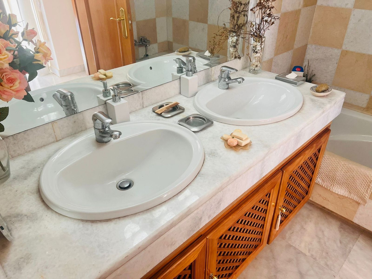 3 Bed Townhouse for sale in The Golden Mile Costa Del Sol, Málaga, Spain
