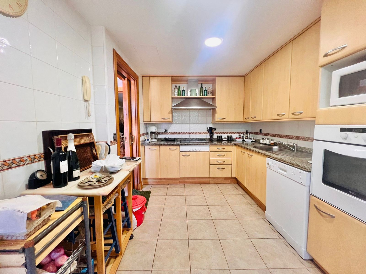 3 Bed Townhouse for sale in The Golden Mile Costa Del Sol, Málaga, Spain