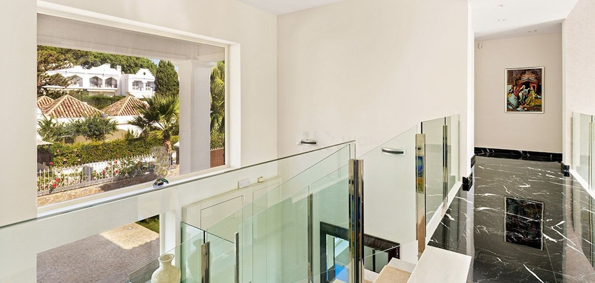 7 Bed Townhouse for sale in Nueva Andalucía Costa Del Sol, Málaga, Spain