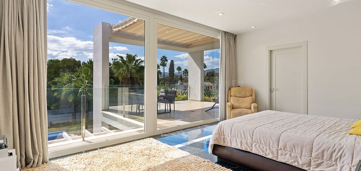 7 Bed Townhouse for sale in Nueva Andalucía Costa Del Sol, Málaga, Spain