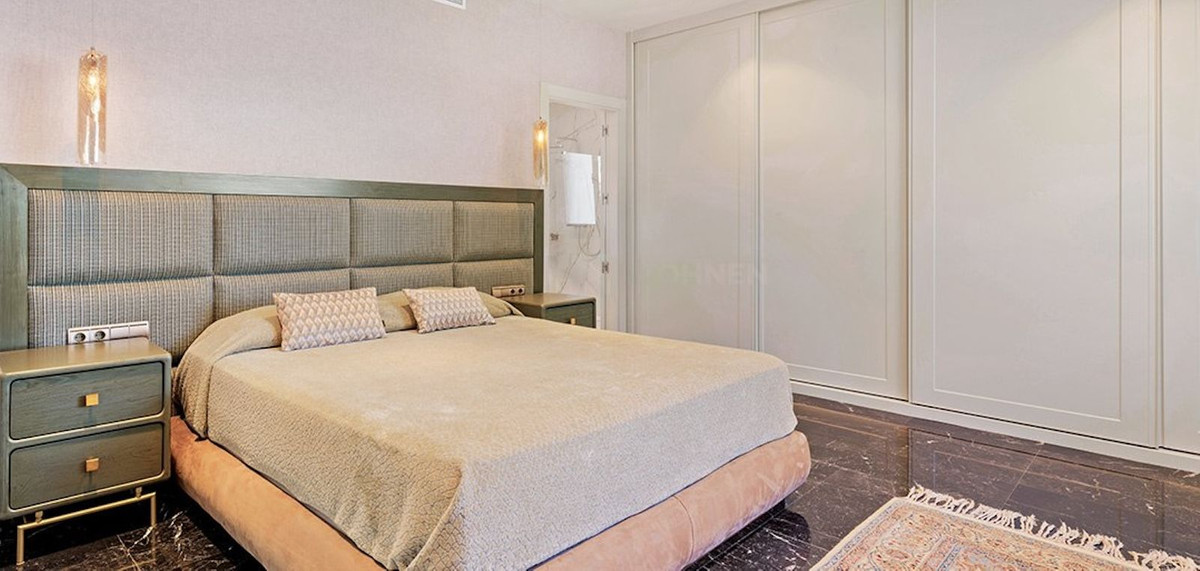 7 Bed Townhouse for sale in Nueva Andalucía Costa Del Sol, Málaga, Spain