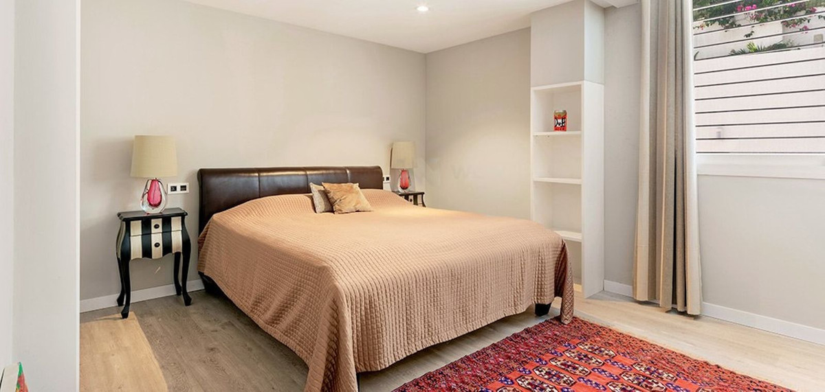 7 Bed Townhouse for sale in Nueva Andalucía Costa Del Sol, Málaga, Spain
