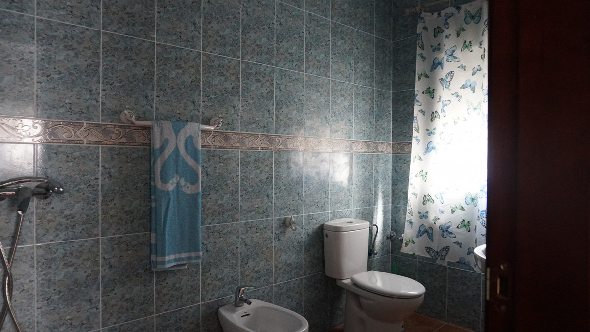 Se vende Finca - Cortijo de 5 dormitorios en Costa Del Sol East, Málaga, España