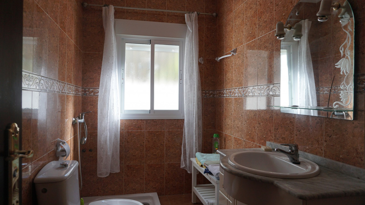 Se vende Finca - Cortijo de 5 dormitorios en Costa Del Sol East, Málaga, España
