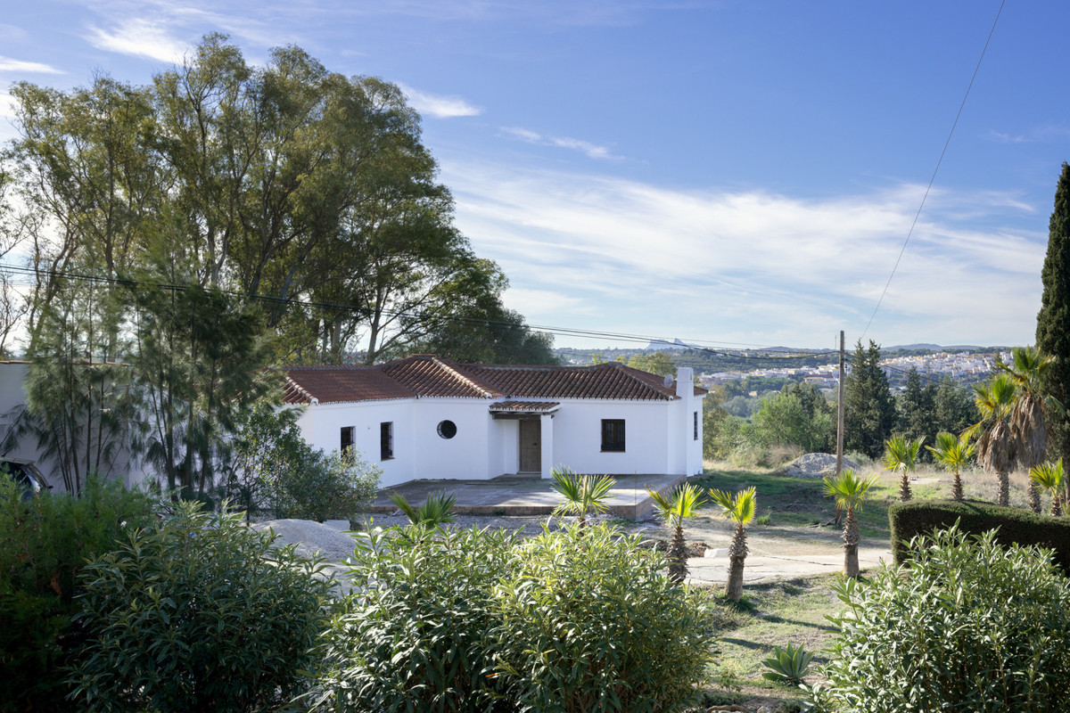 Se vende Villa - Chalet de 4 dormitorios en Costa Del Sol, Cadiz, España