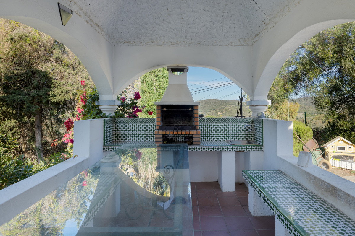 Se vende Villa - Chalet de 4 dormitorios en Costa Del Sol, Cadiz, España