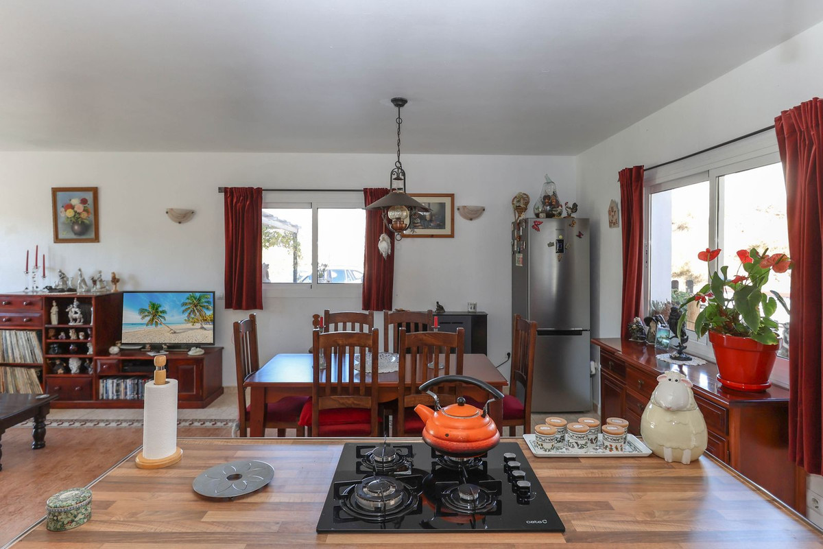 Se vende Villa - Chalet de 3 dormitorios en Costa Del Sol, Málaga, España
