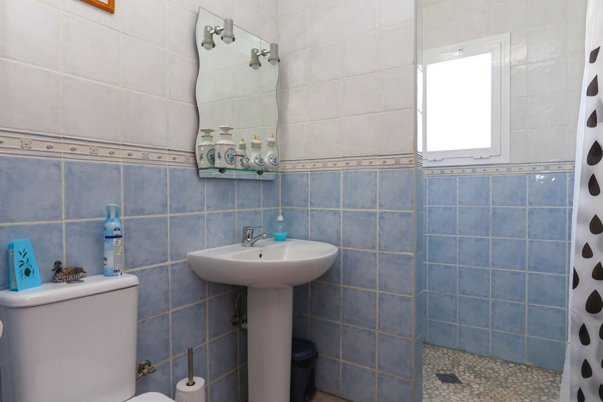 Se vende Villa - Chalet de 3 dormitorios en Costa Del Sol, Málaga, España