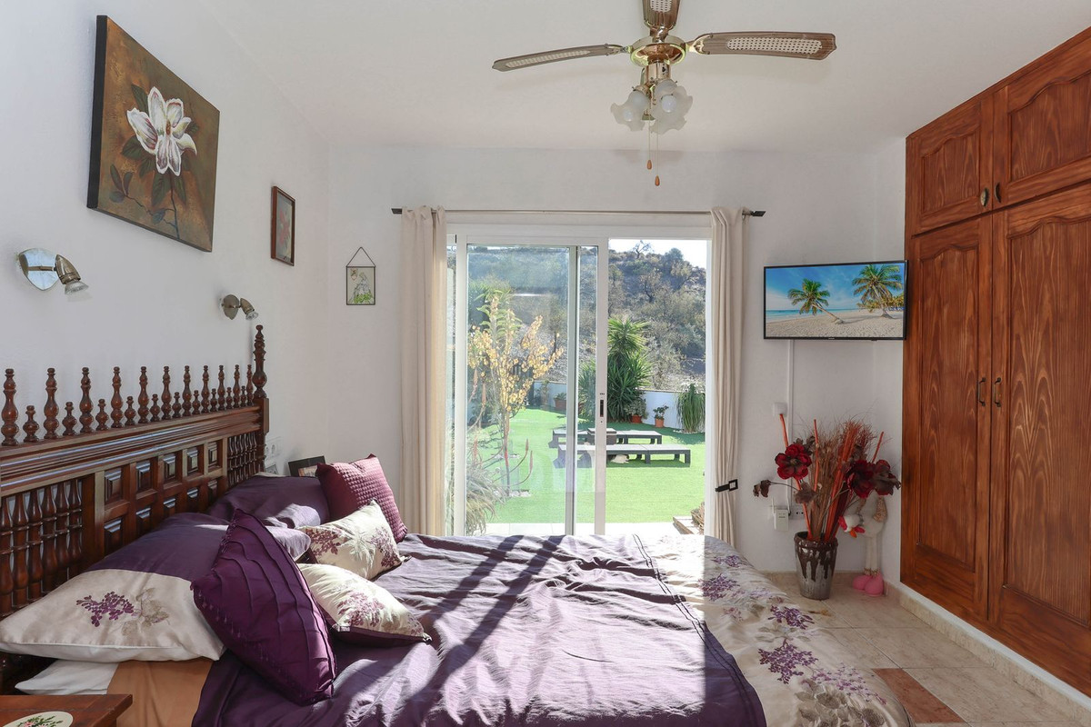 Se vende Villa - Chalet de 3 dormitorios en Costa Del Sol, Málaga, España
