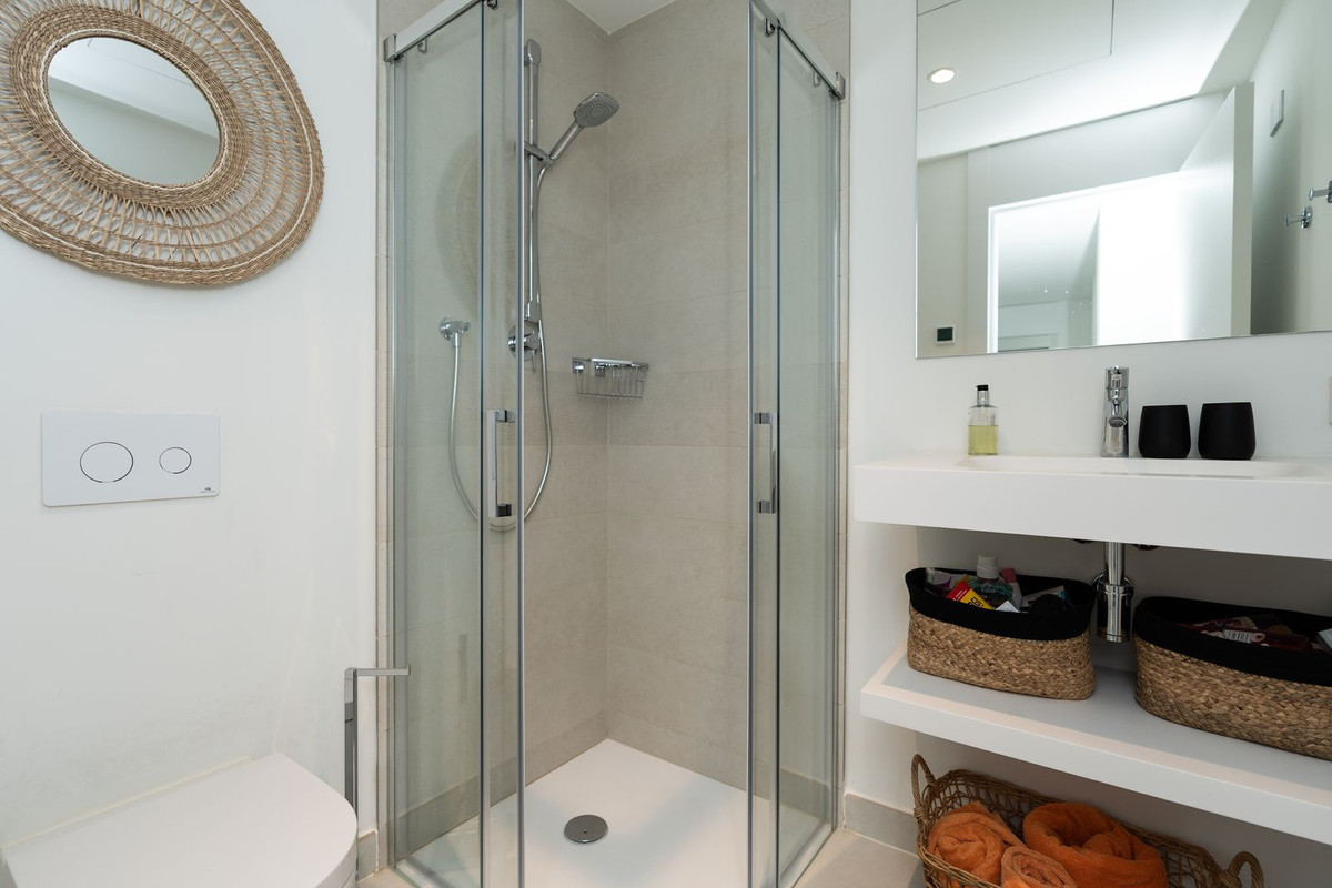 3 Bed Apartment for sale in Fuengirola Costa Del Sol, Málaga, Spain