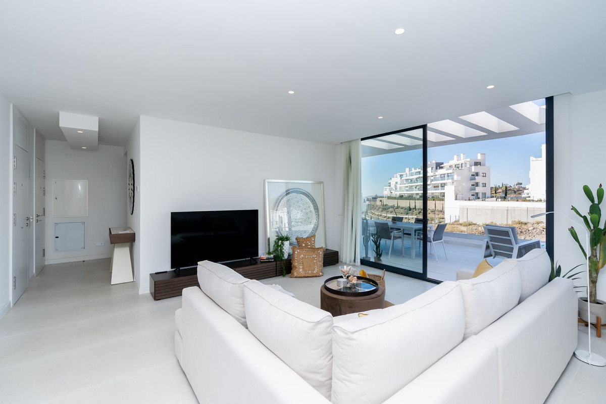3 Bed Apartment for sale in Fuengirola Costa Del Sol, Málaga, Spain