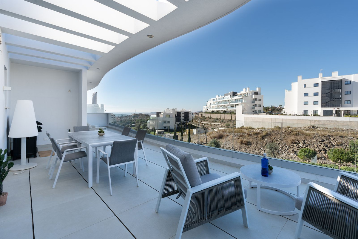 3 Bed Apartment for sale in Fuengirola Costa Del Sol, Málaga, Spain