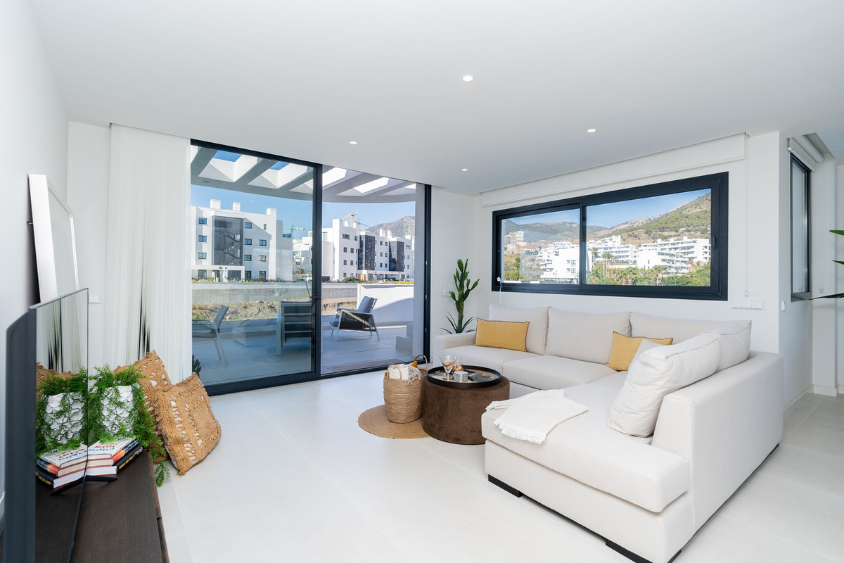 3 Bed Apartment for sale in Fuengirola Costa Del Sol, Málaga, Spain