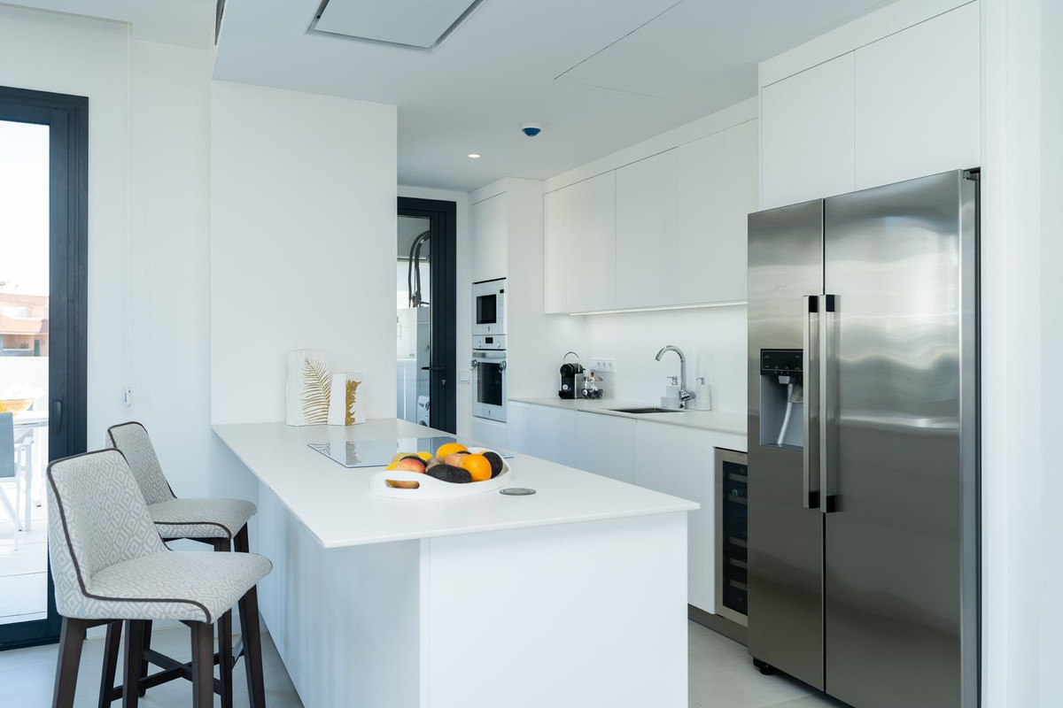 3 Bed Apartment for sale in Fuengirola Costa Del Sol, Málaga, Spain