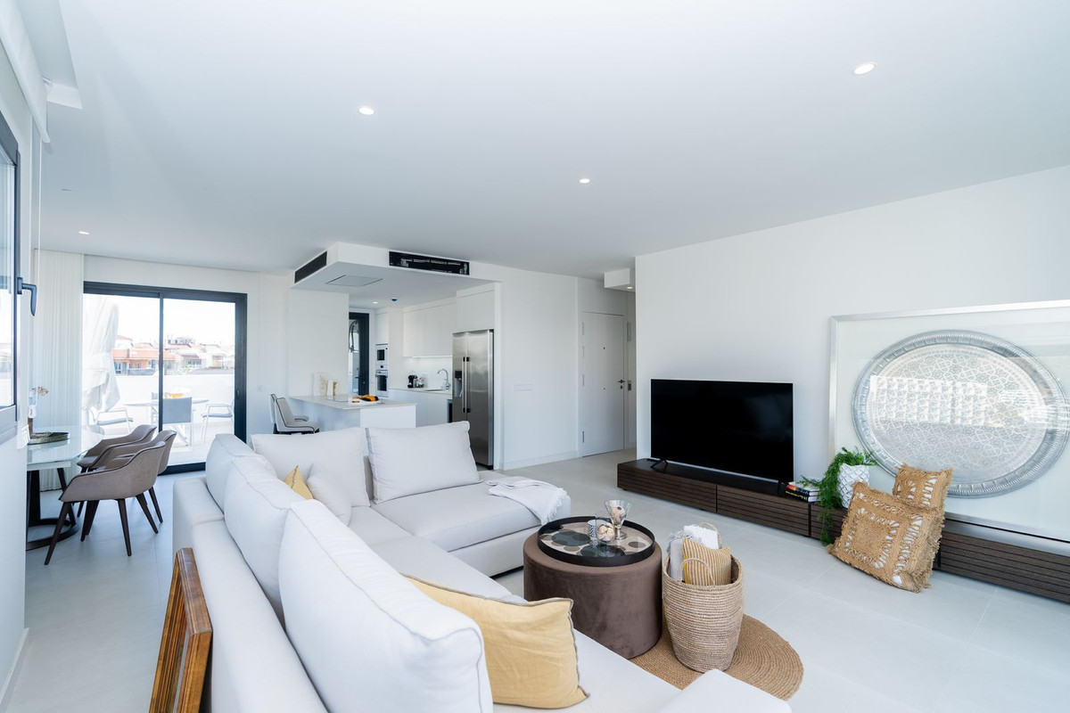 3 Bed Apartment for sale in Fuengirola Costa Del Sol, Málaga, Spain