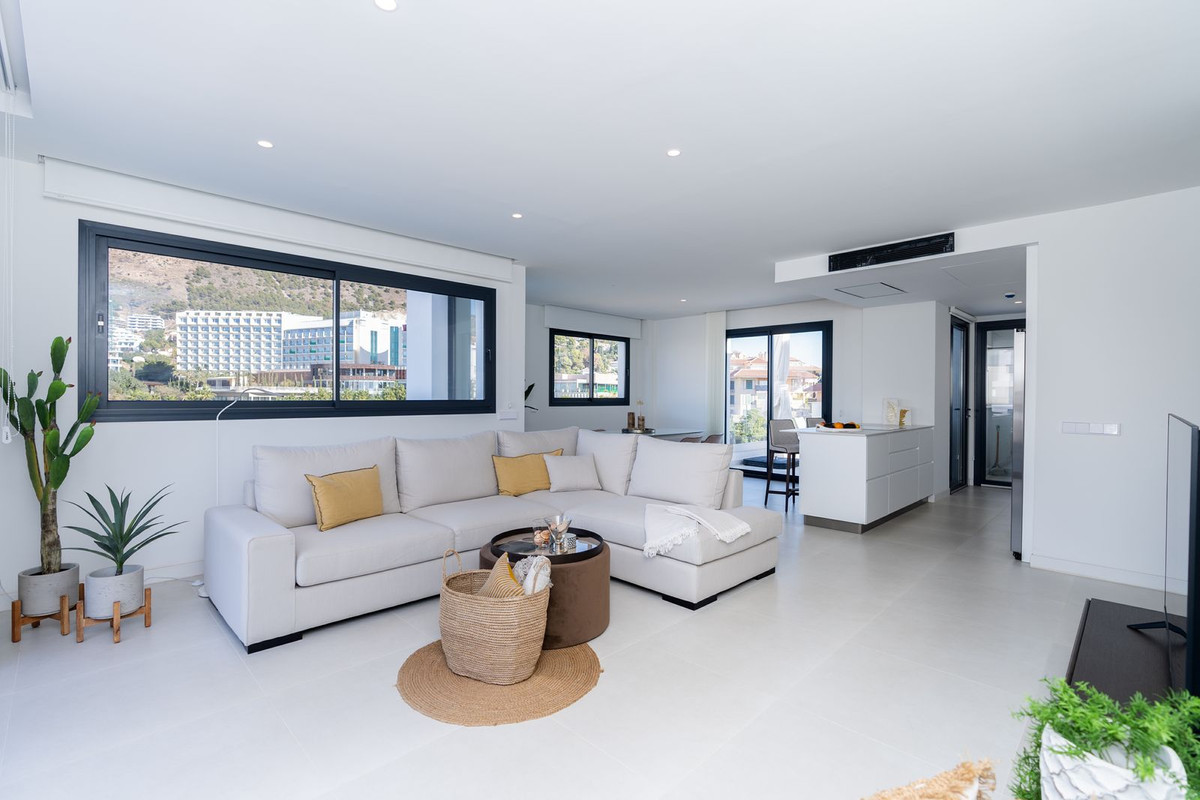 3 Bed Apartment for sale in Fuengirola Costa Del Sol, Málaga, Spain