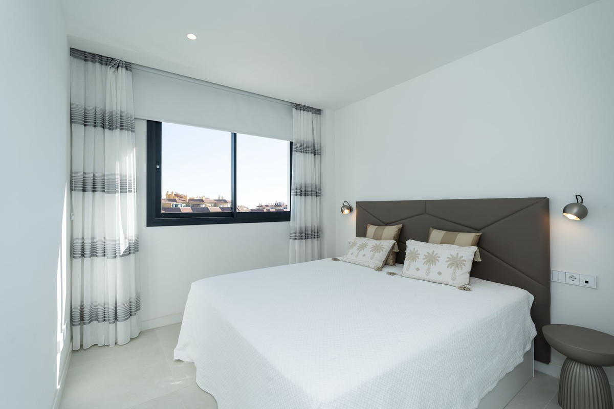 3 Bed Apartment for sale in Fuengirola Costa Del Sol, Málaga, Spain