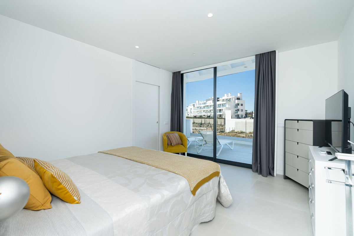 3 Bed Apartment for sale in Fuengirola Costa Del Sol, Málaga, Spain