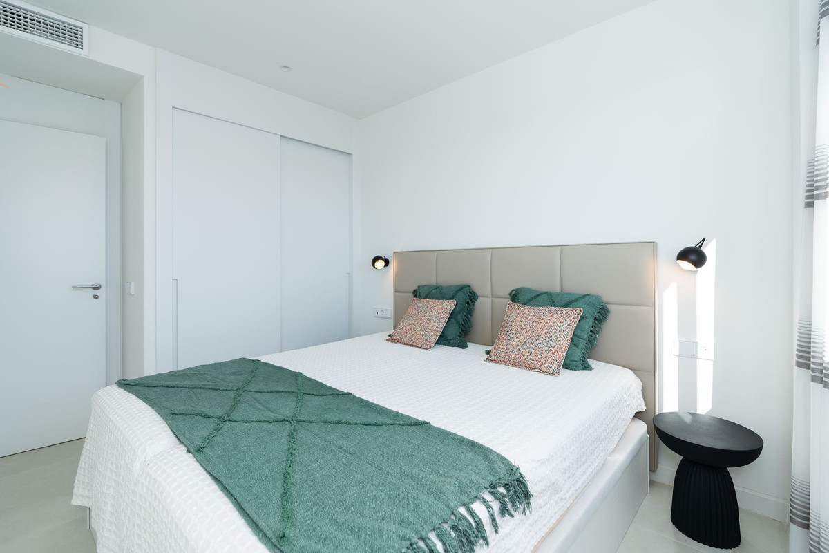 3 Bed Apartment for sale in Fuengirola Costa Del Sol, Málaga, Spain