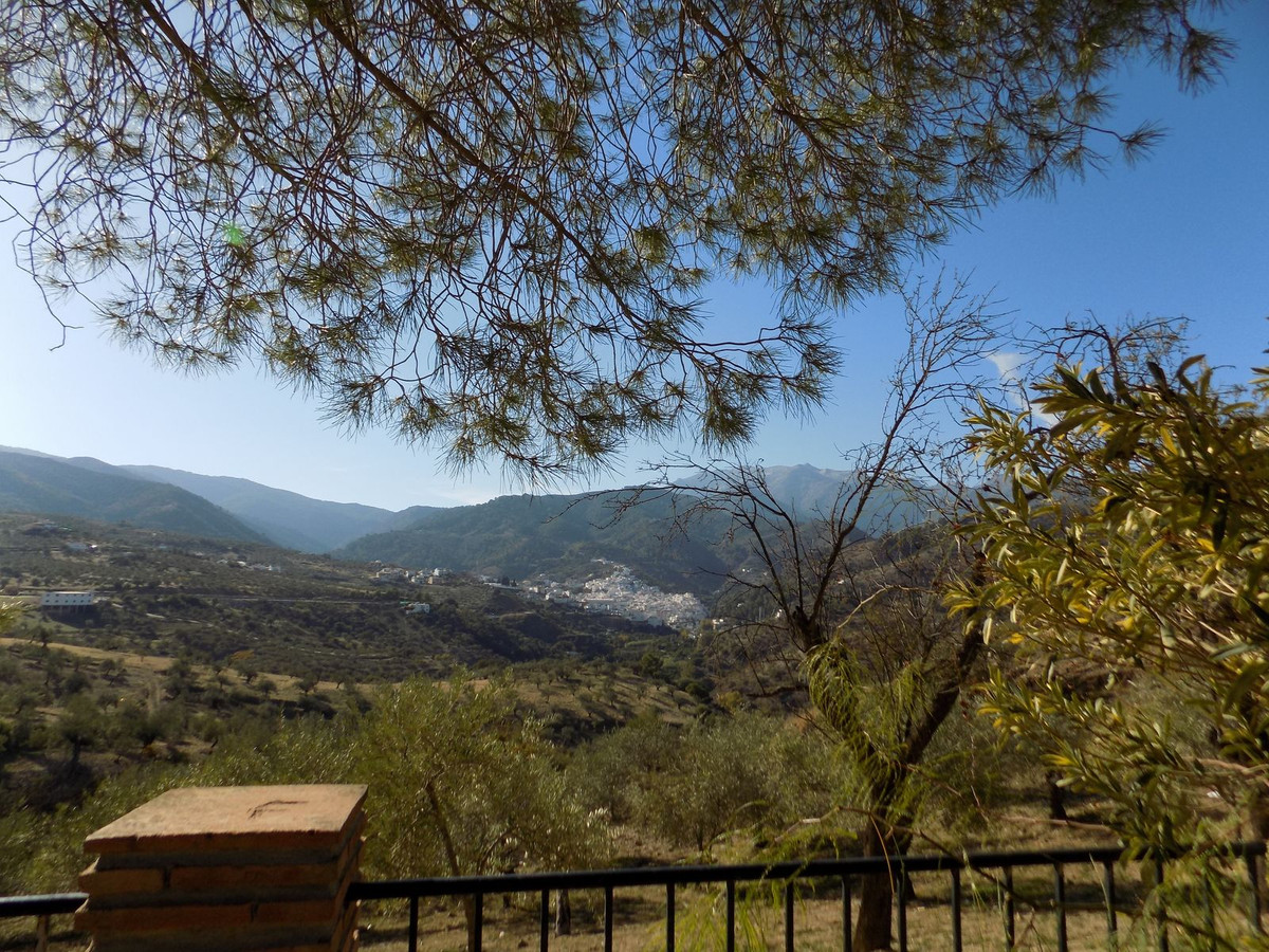 3 Bed Townhouse for sale in Tolox Costa Del Sol, Málaga, Spain