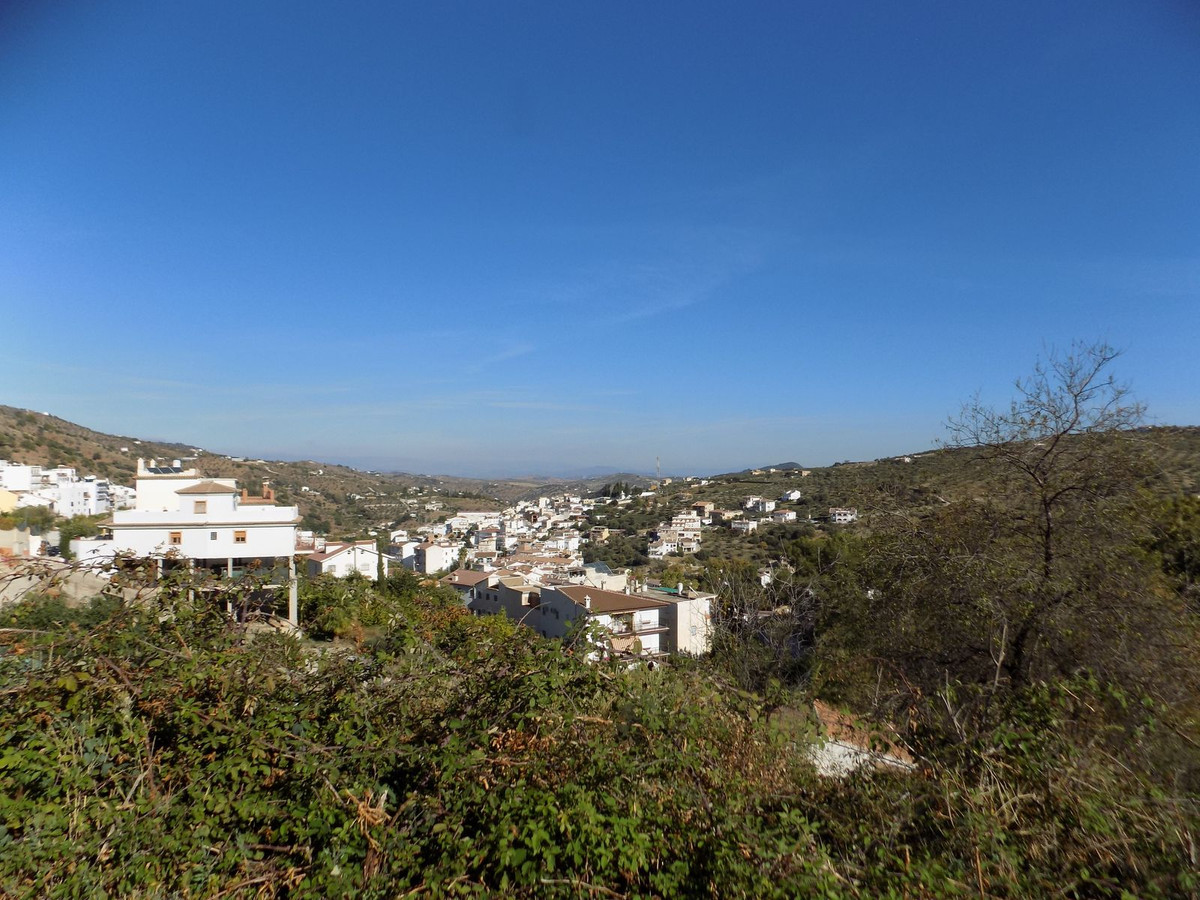 3 Bed Townhouse for sale in Tolox Costa Del Sol, Málaga, Spain
