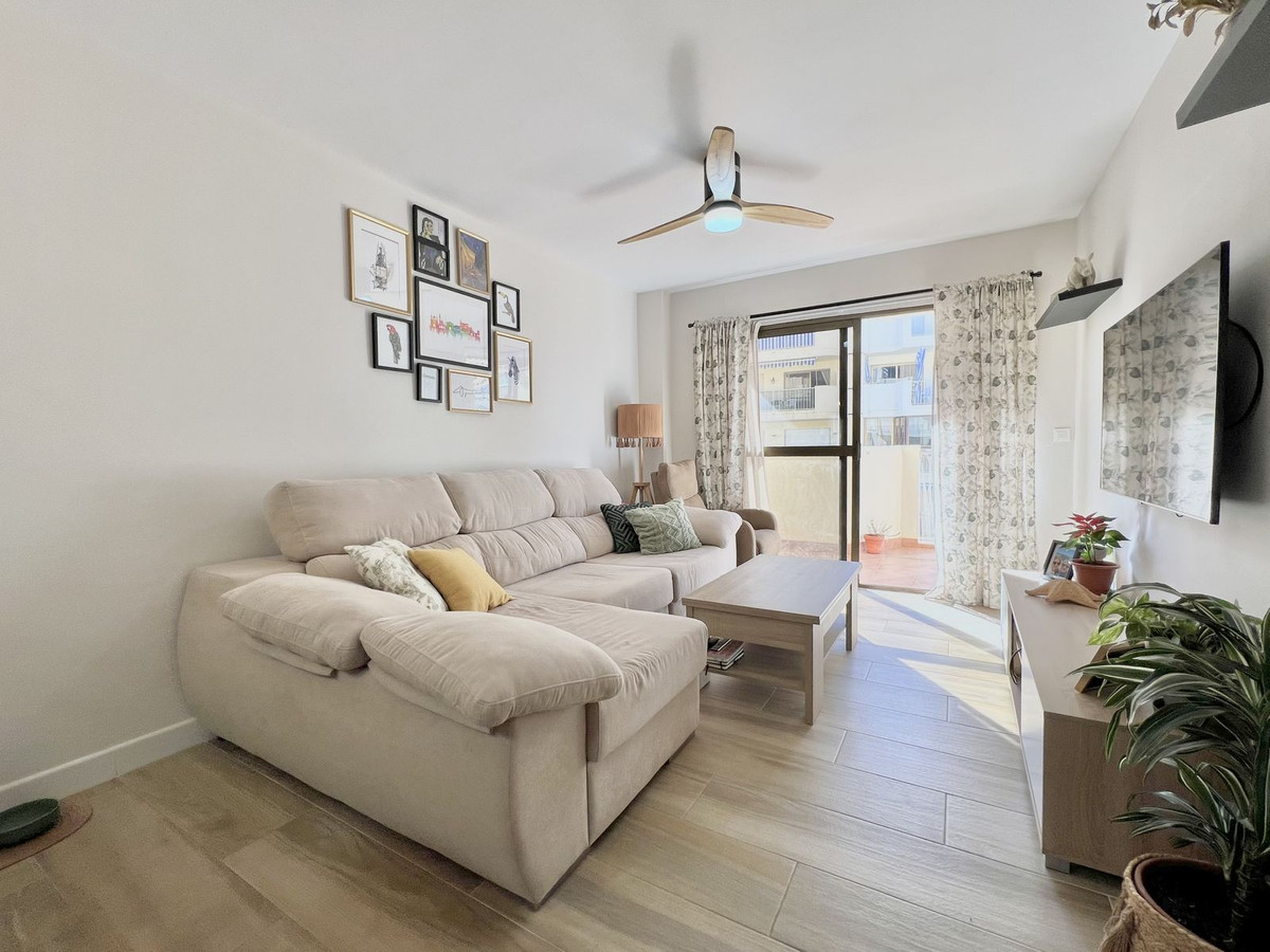 Se vende Apartamento Planta Media de 2 dormitorios en Costa Del Sol, Málaga, España