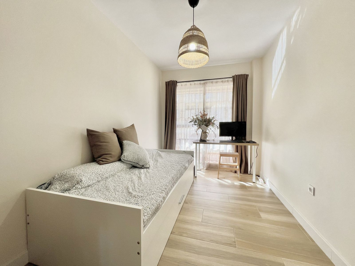Se vende Apartamento Planta Media de 2 dormitorios en Costa Del Sol, Málaga, España