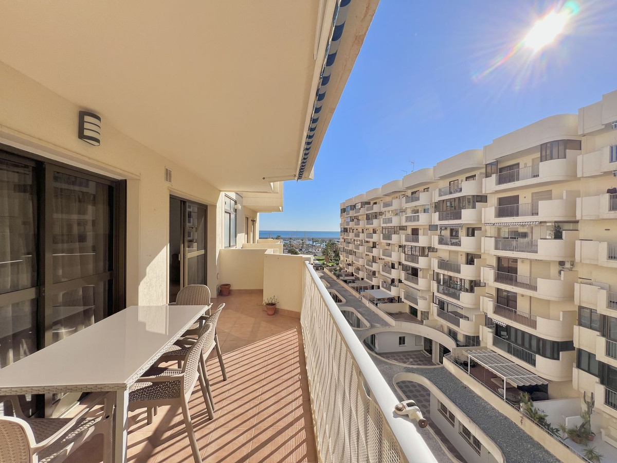 Se vende Apartamento Planta Media de 2 dormitorios en Costa Del Sol, Málaga, España