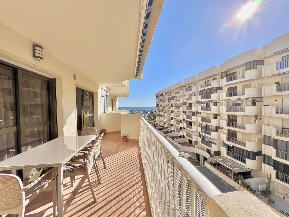 Se vende Apartamento Planta Media de 2 dormitorios en Costa Del Sol, Málaga, España