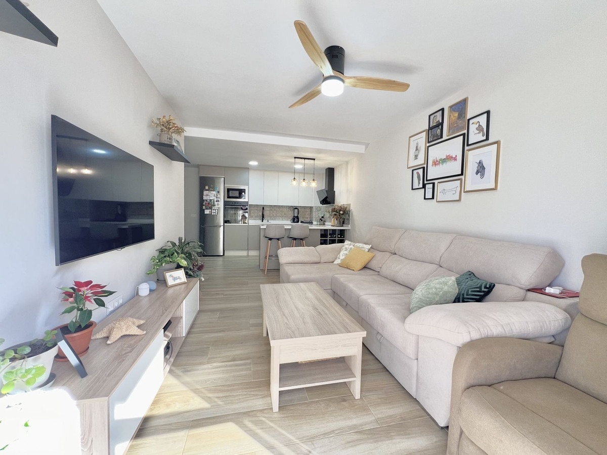 Se vende Apartamento Planta Media de 2 dormitorios en Costa Del Sol, Málaga, España