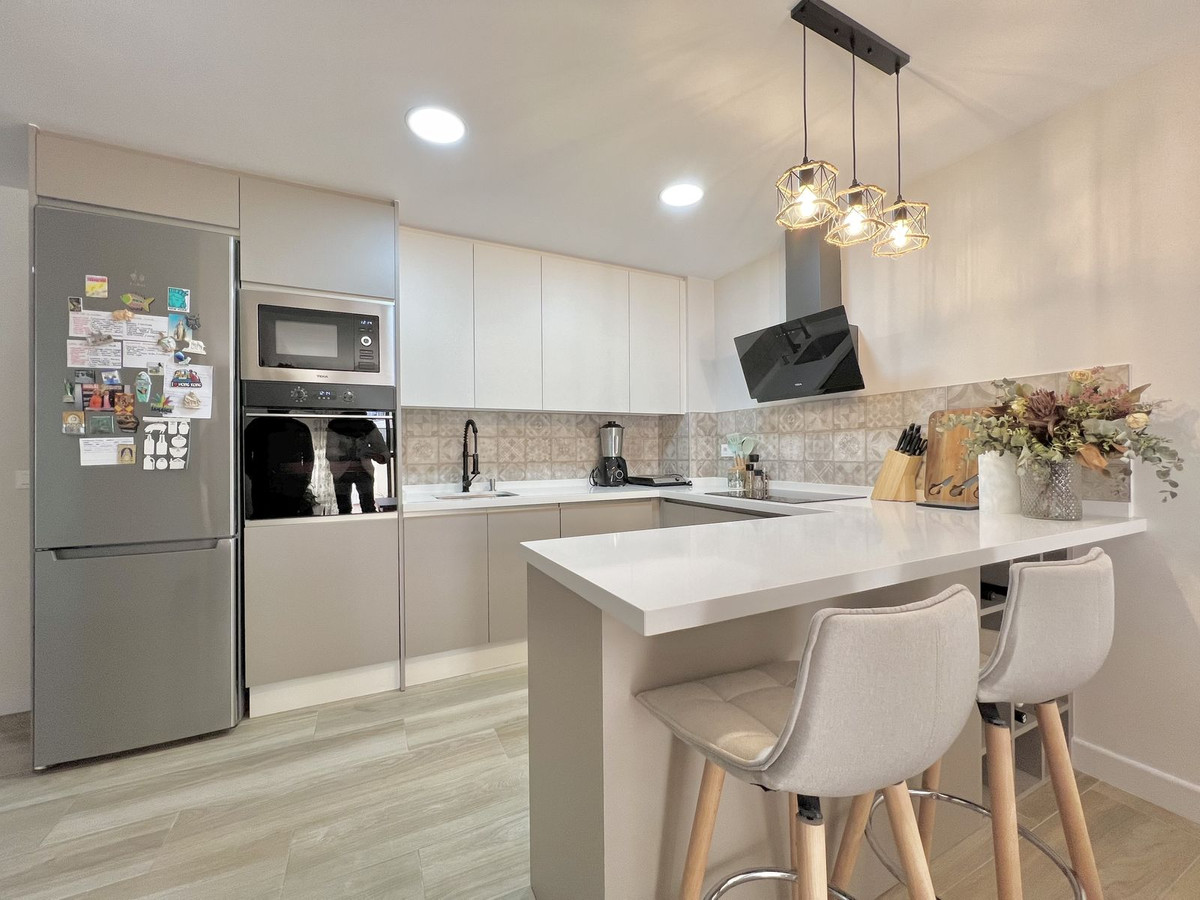 Se vende Apartamento Planta Media de 2 dormitorios en Costa Del Sol, Málaga, España