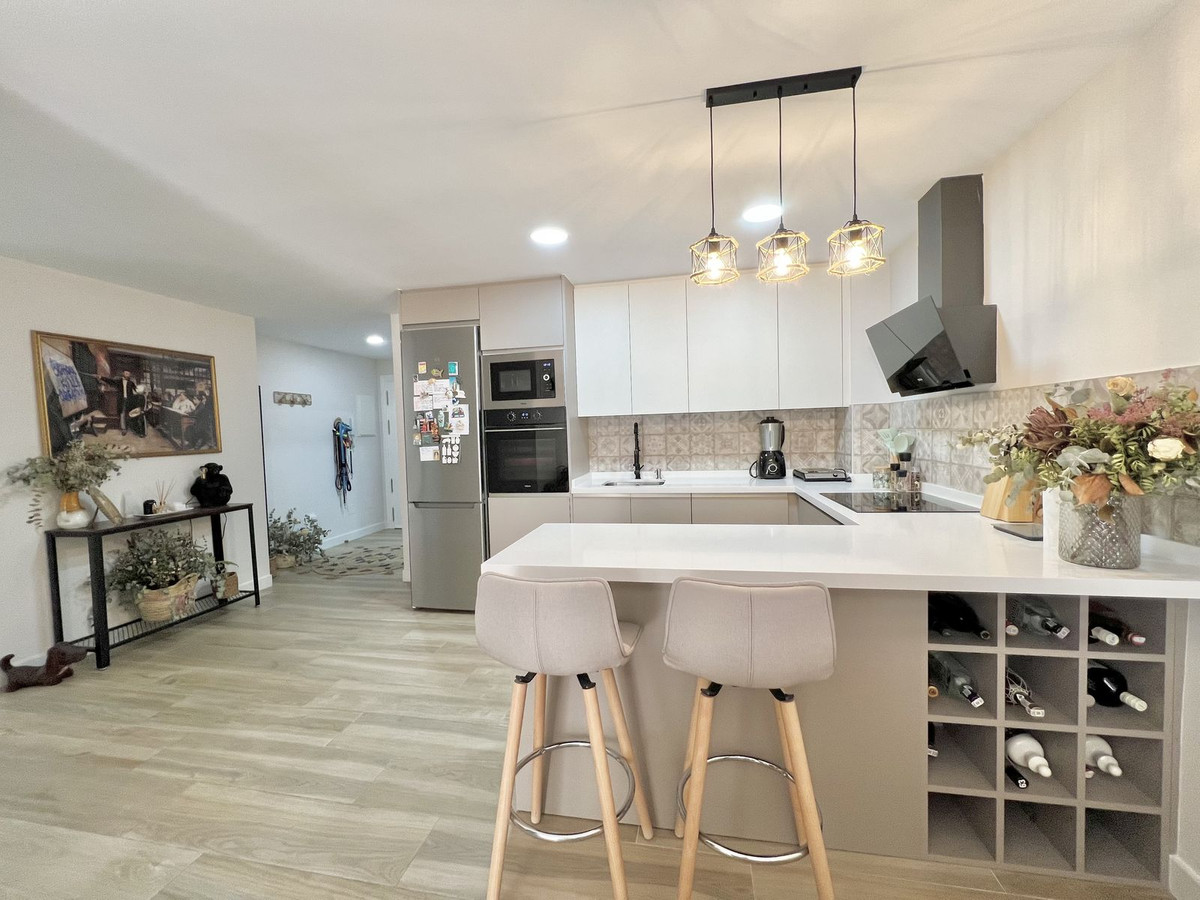 Se vende Apartamento Planta Media de 2 dormitorios en Costa Del Sol, Málaga, España
