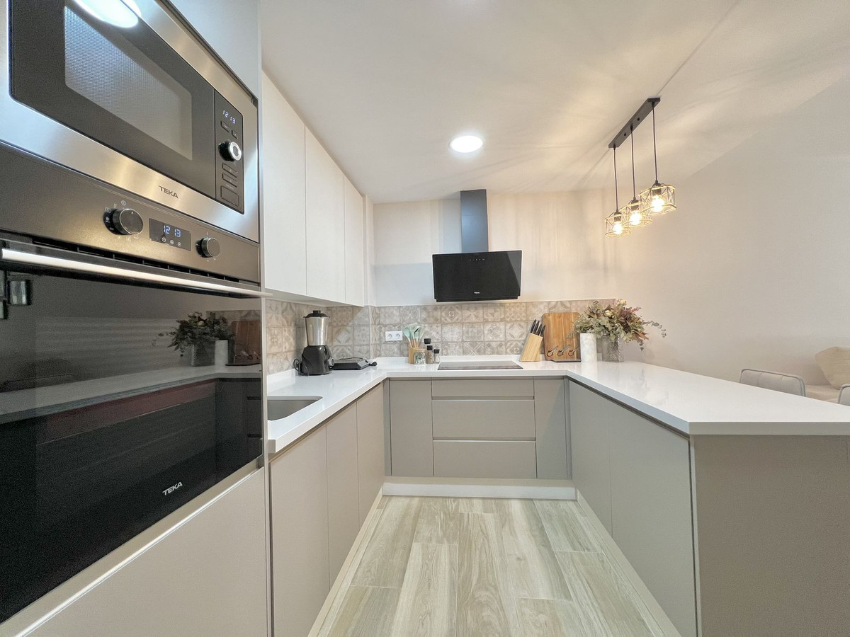 Se vende Apartamento Planta Media de 2 dormitorios en Costa Del Sol, Málaga, España
