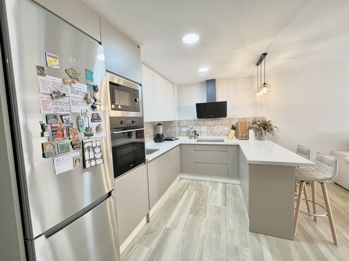 Se vende Apartamento Planta Media de 2 dormitorios en Costa Del Sol, Málaga, España