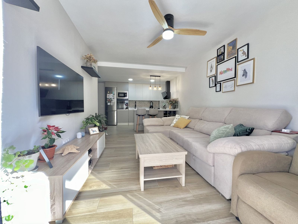 Se vende Apartamento Planta Media de 2 dormitorios en Costa Del Sol, Málaga, España
