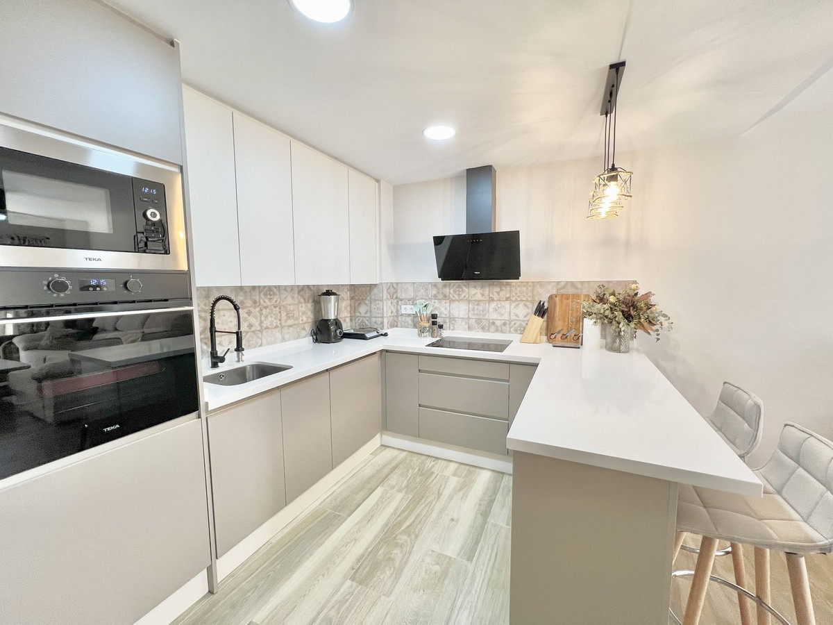 Se vende Apartamento Planta Media de 2 dormitorios en Costa Del Sol, Málaga, España