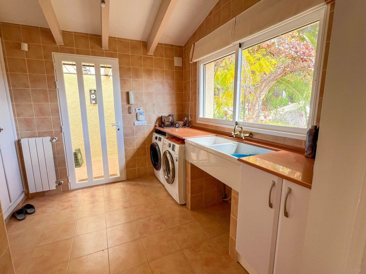 5 Bed Townhouse for sale in Altea Costa Blanca, Alicante, Spain
