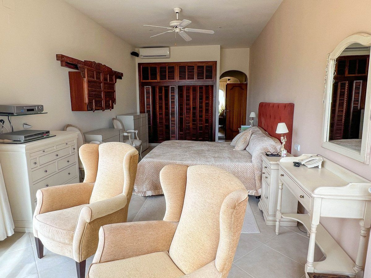 5 Bed Townhouse for sale in Altea Costa Blanca, Alicante, Spain