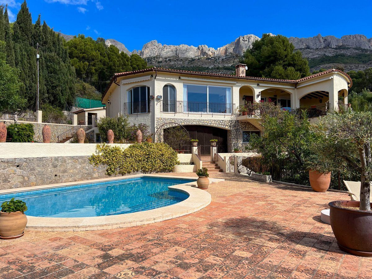 5 Bed Townhouse for sale in Altea Costa Blanca, Alicante, Spain