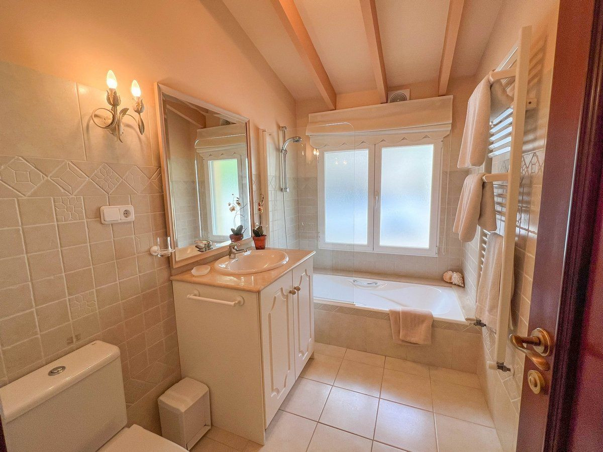 5 Bed Townhouse for sale in Altea Costa Blanca, Alicante, Spain