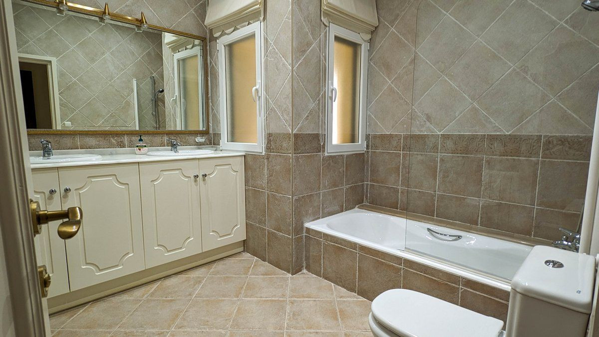 5 Bed Townhouse for sale in Altea Costa Blanca, Alicante, Spain