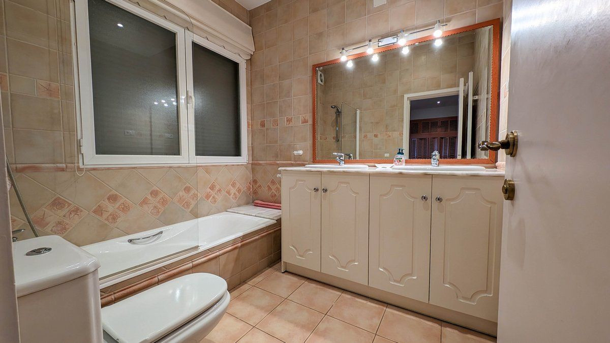 5 Bed Townhouse for sale in Altea Costa Blanca, Alicante, Spain