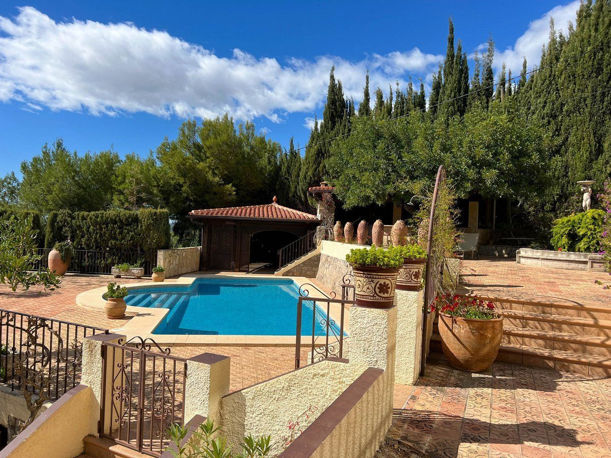 5 Bed Townhouse for sale in Altea Costa Blanca, Alicante, Spain