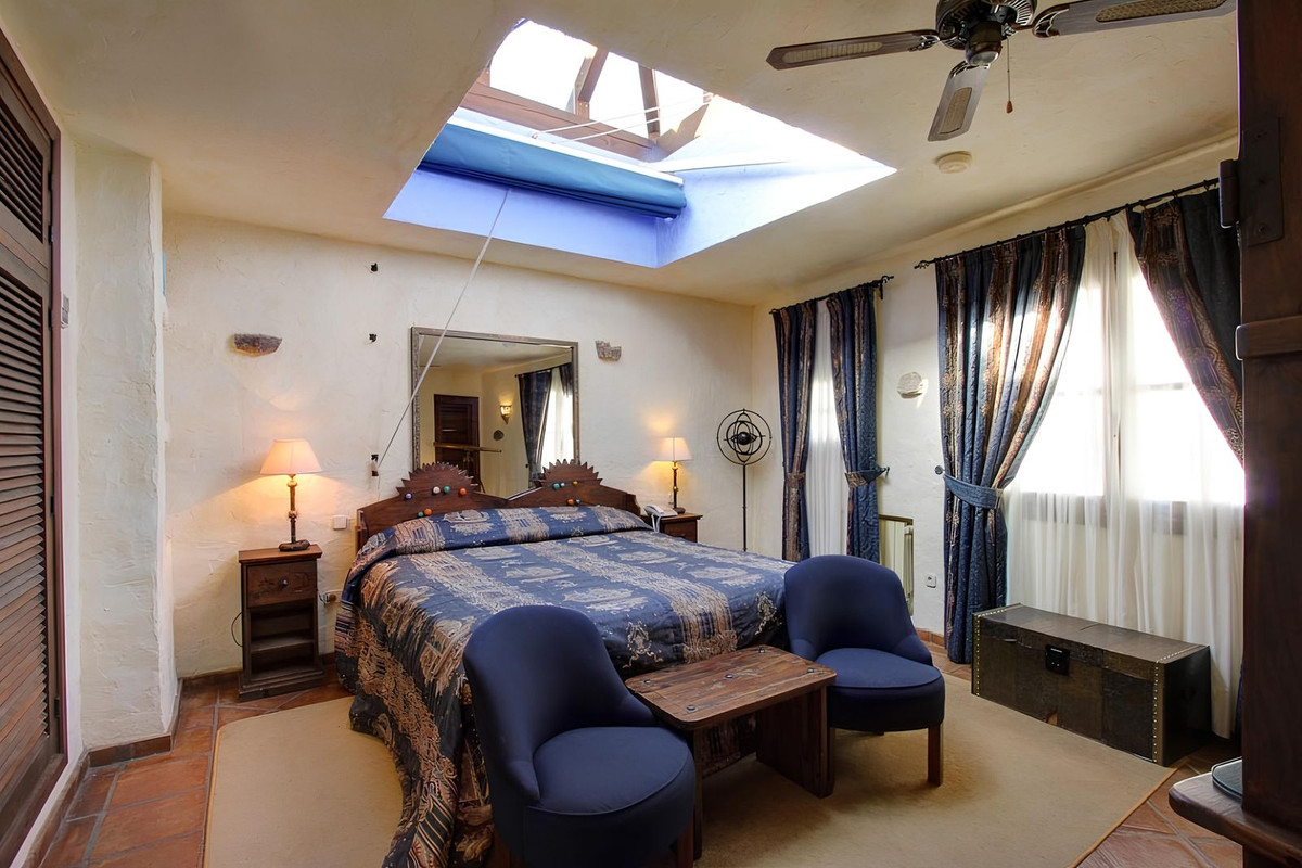 9 Bed Commercial unit for sale in Benahavís Costa Del Sol, Málaga, Spain