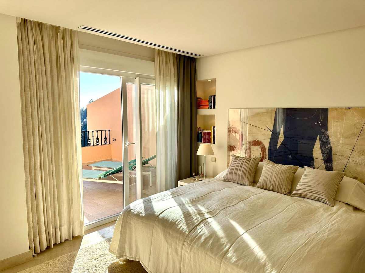 2 Bed Apartment for sale in Nueva Andalucía Costa Del Sol, Málaga, Spain