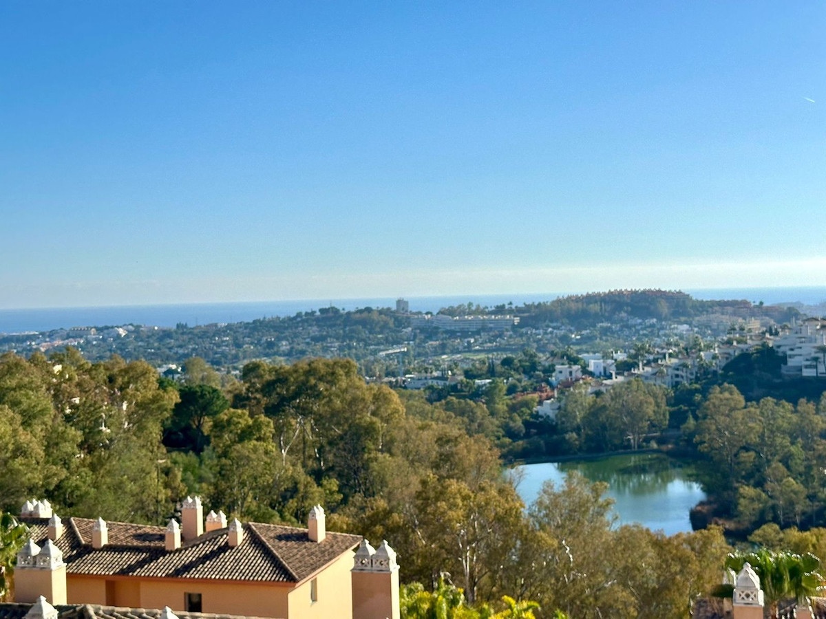 2 Bed Apartment for sale in Nueva Andalucía Costa Del Sol, Málaga, Spain