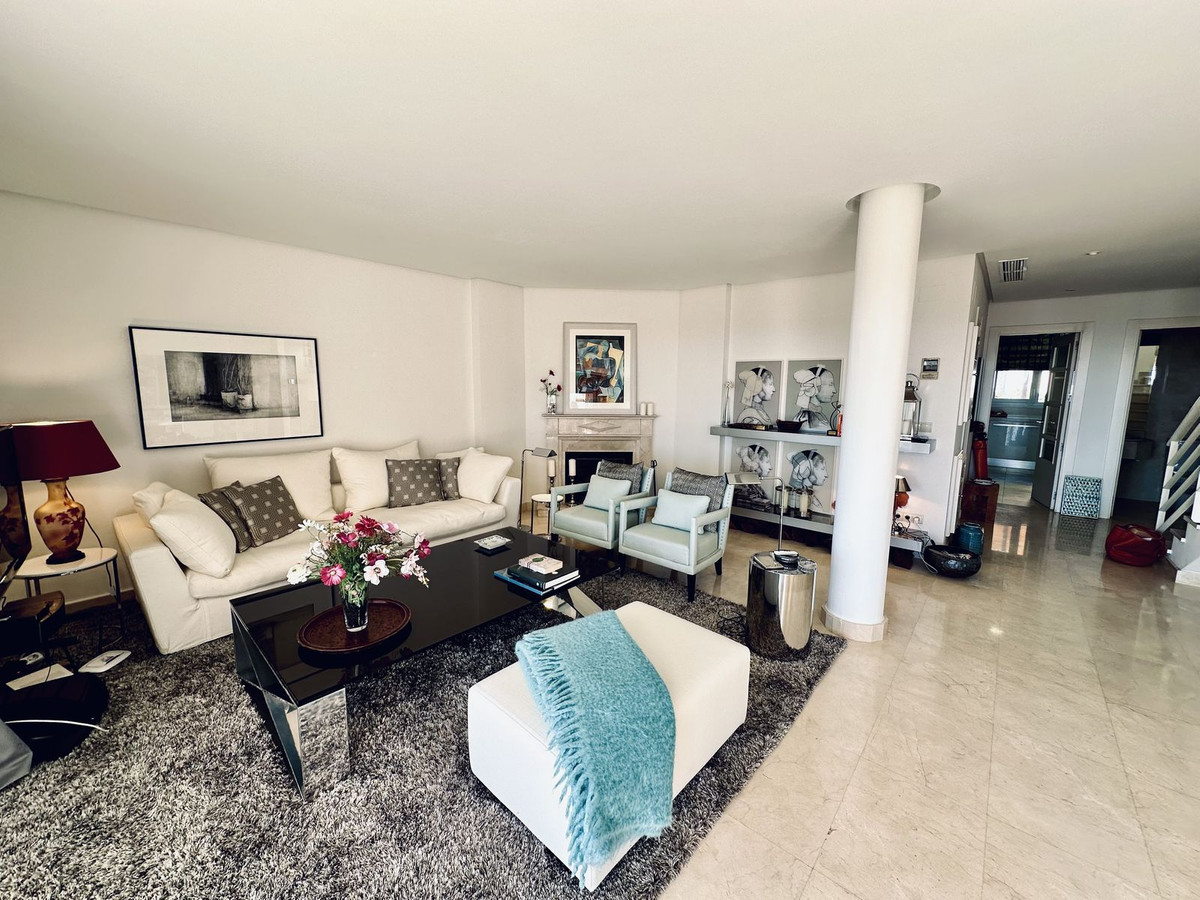 2 Bed Apartment for sale in Nueva Andalucía Costa Del Sol, Málaga, Spain