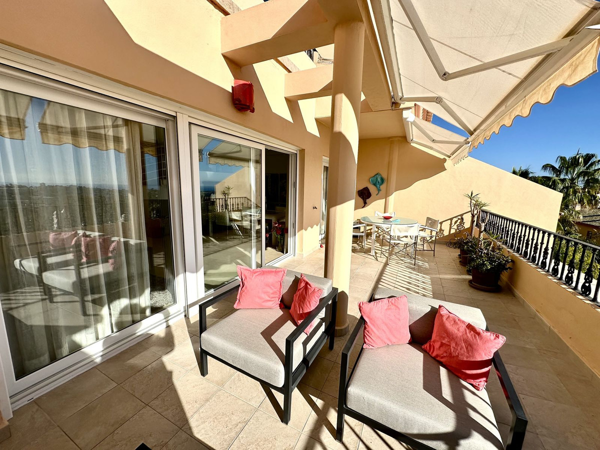 2 Bed Apartment for sale in Nueva Andalucía Costa Del Sol, Málaga, Spain