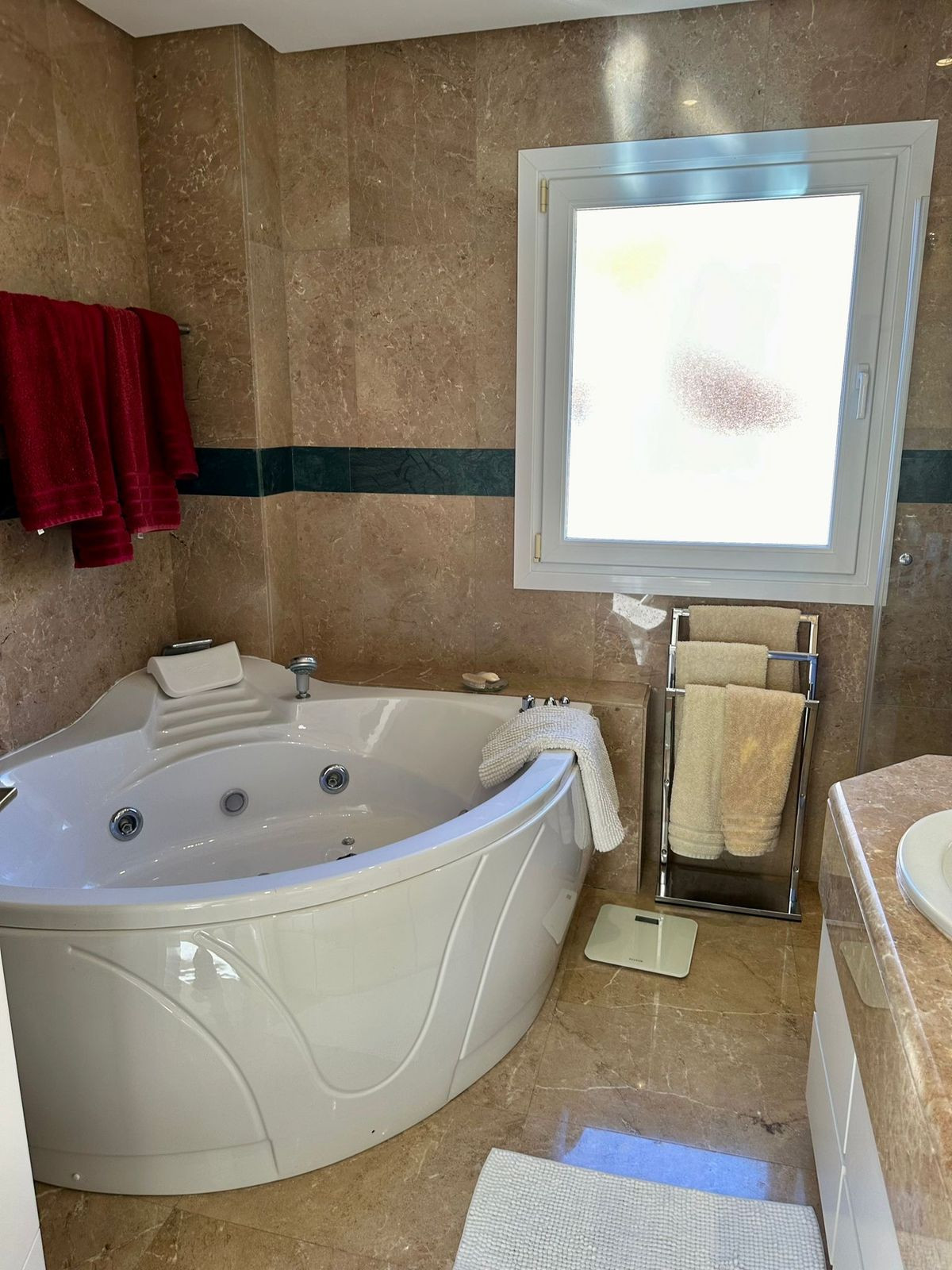 2 Bed Apartment for sale in Nueva Andalucía Costa Del Sol, Málaga, Spain